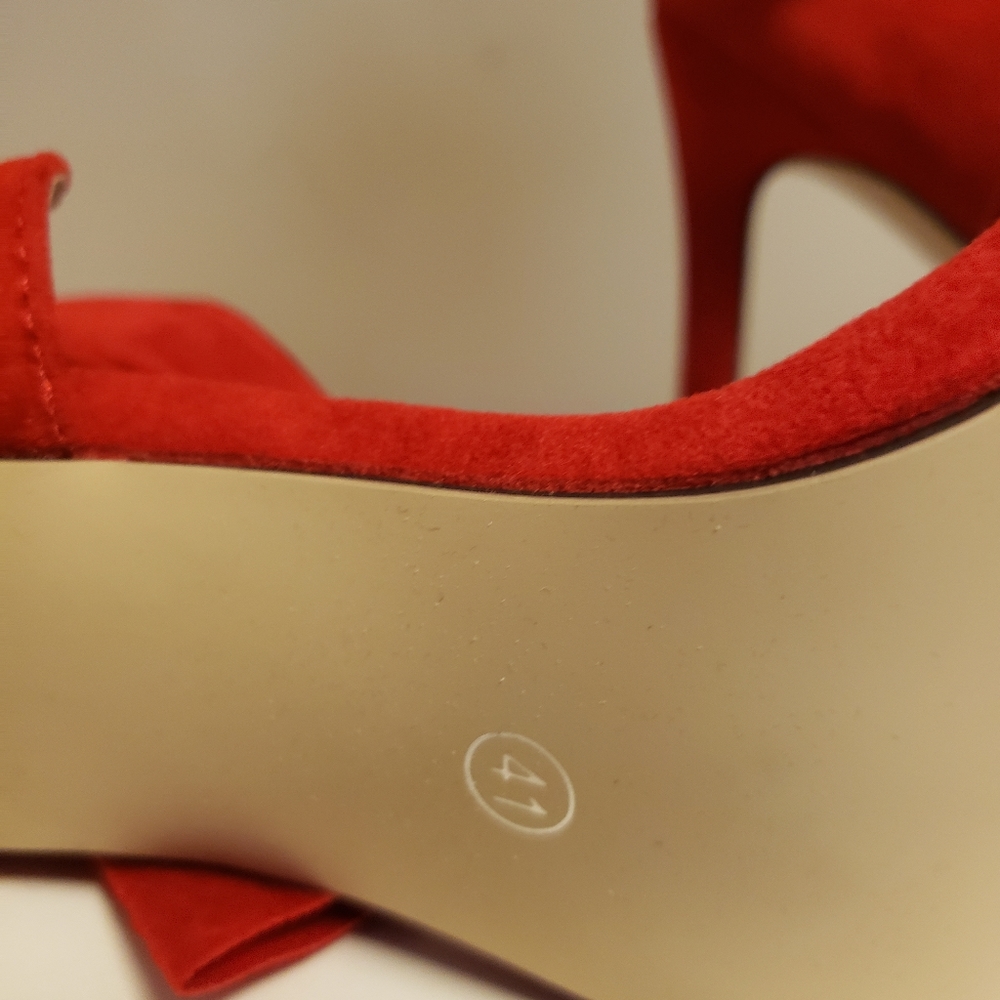 Shoes - Picture 3 of 7
